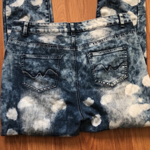 VIP Bleached Distressed Jeans Sz 17/18 - Picture 5 of 6